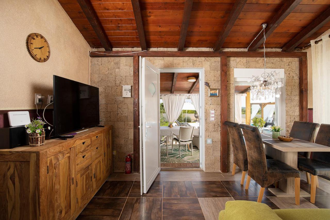 Holiday House Bilos Воднян Екстер'єр фото