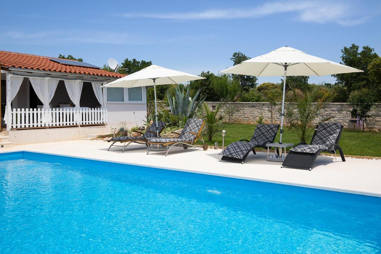 Holiday House Bilos Воднян Екстер'єр фото
