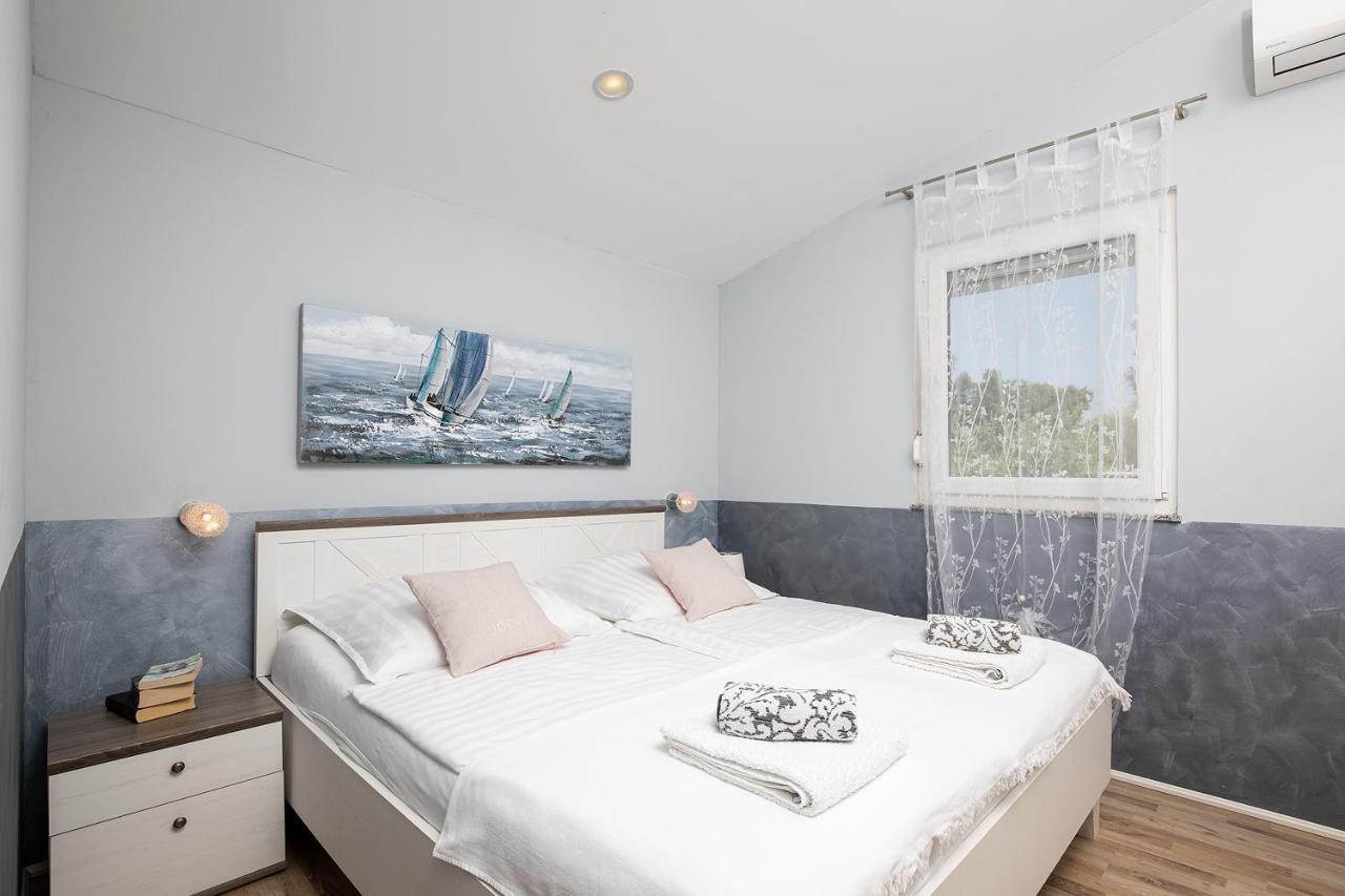 Holiday House Bilos Воднян Екстер'єр фото