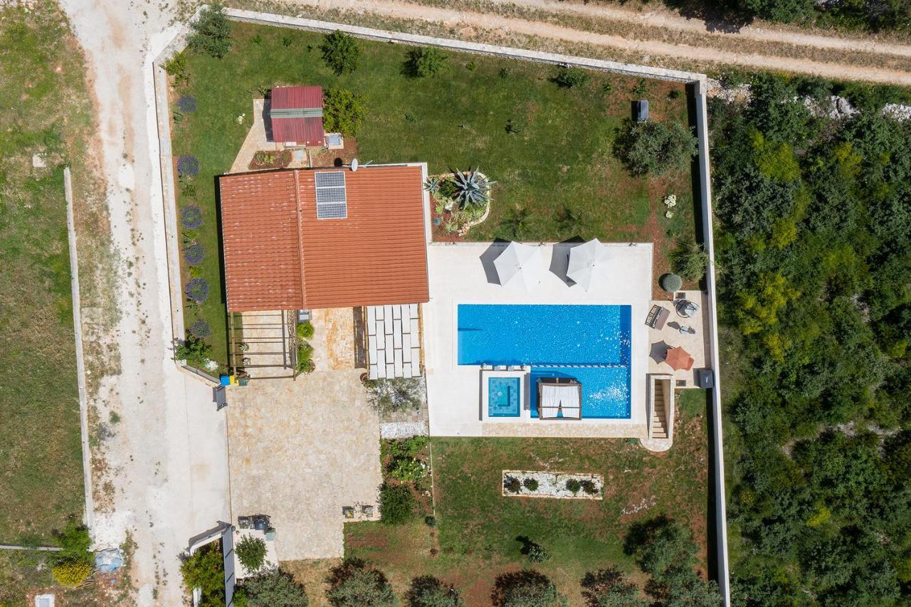 Holiday House Bilos Воднян Екстер'єр фото