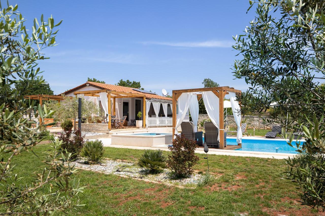 Holiday House Bilos Воднян Екстер'єр фото