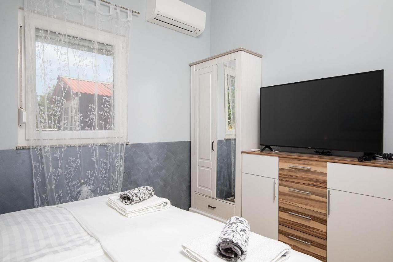 Holiday House Bilos Воднян Екстер'єр фото