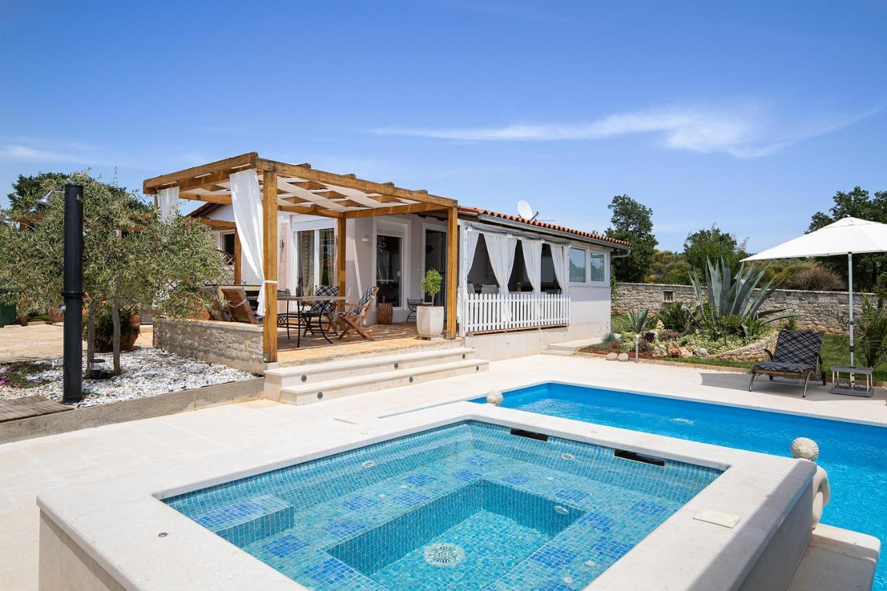 Holiday House Bilos Воднян Екстер'єр фото