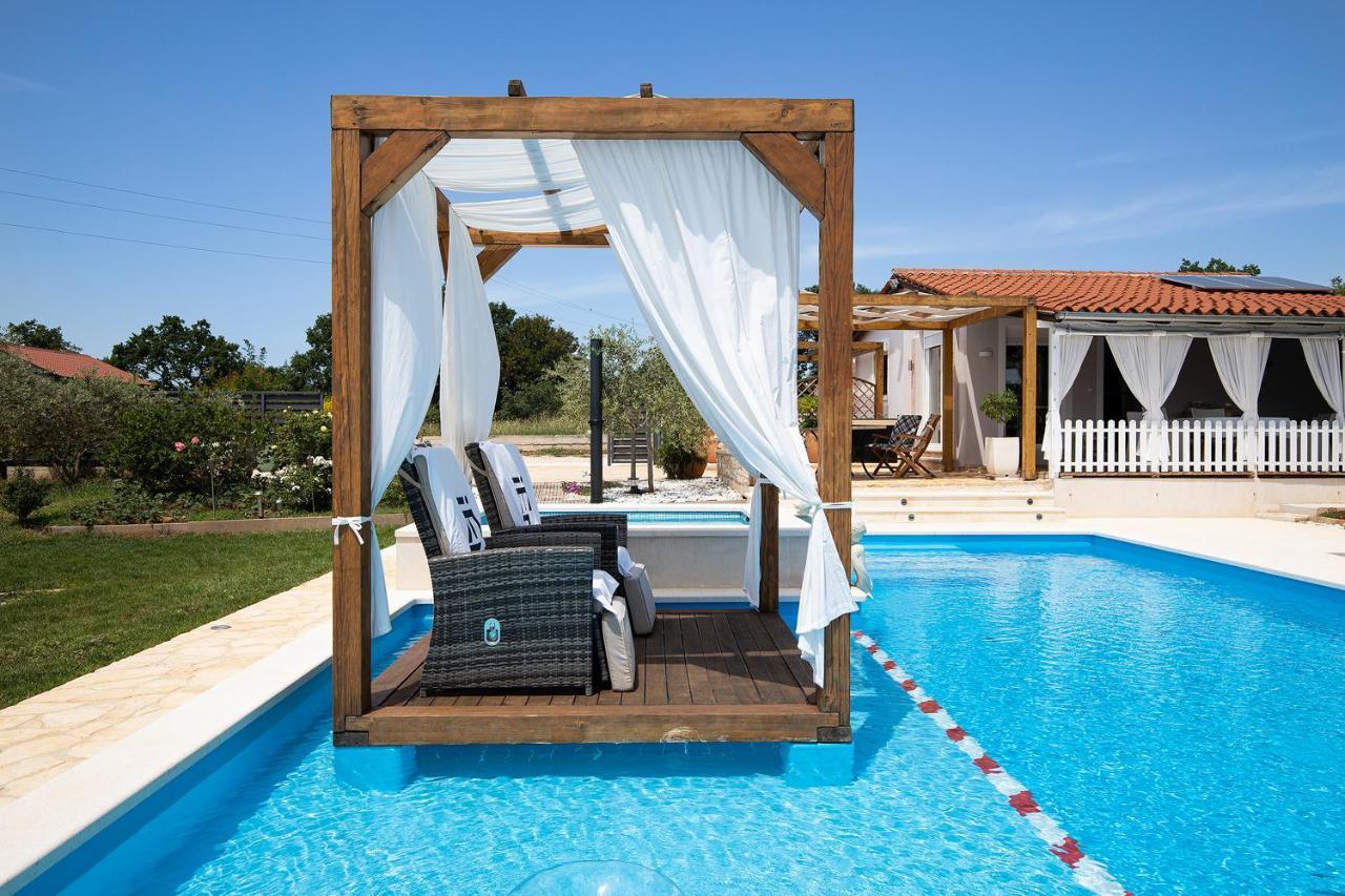 Holiday House Bilos Воднян Екстер'єр фото
